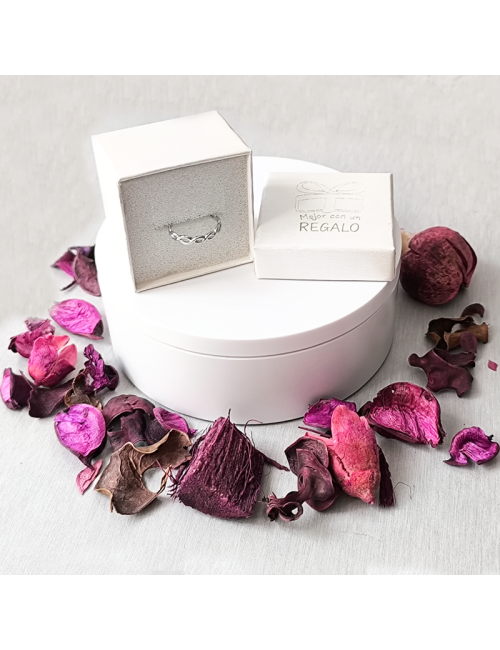 Anillo - Acero - Color plateado - Enlazado fino