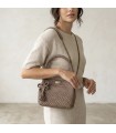 Bolso Paola – Bolso Artesanal de Crochet en Tono Marrón / Marfil con Brillo